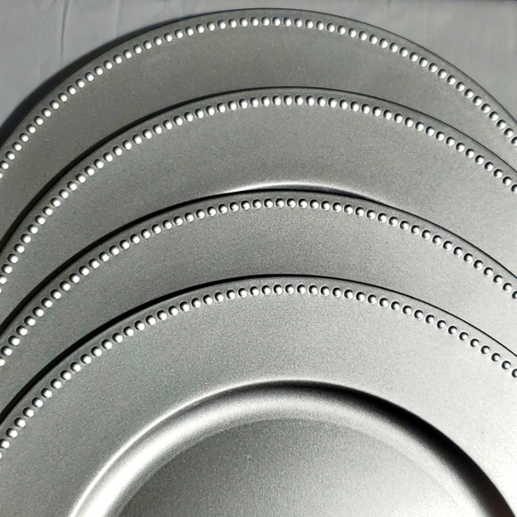 Set of 4 Silver 13" Round Beaded Trim Dinner Charger Plates - Picture 4 of 6